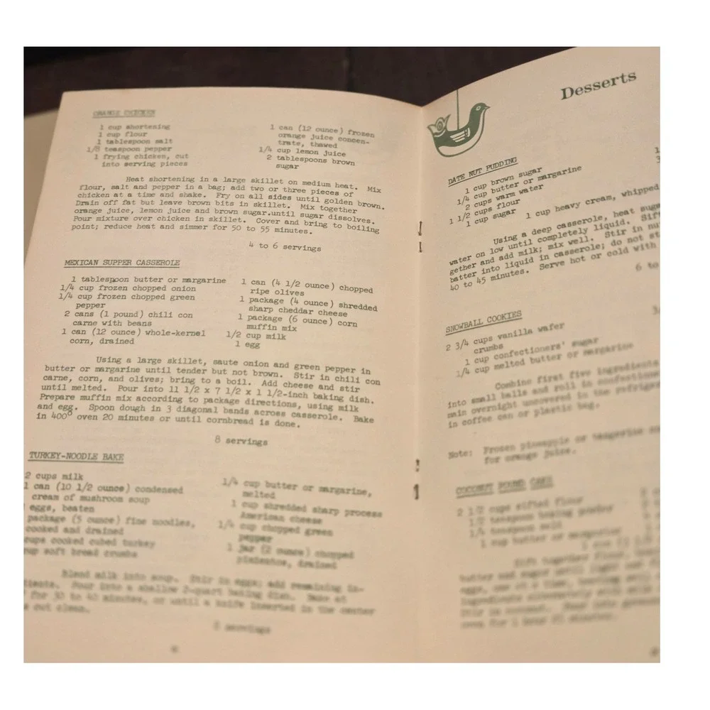 Texas Electric Service Co Holiday Recipes Booklet Set 1970 Pink Vintage